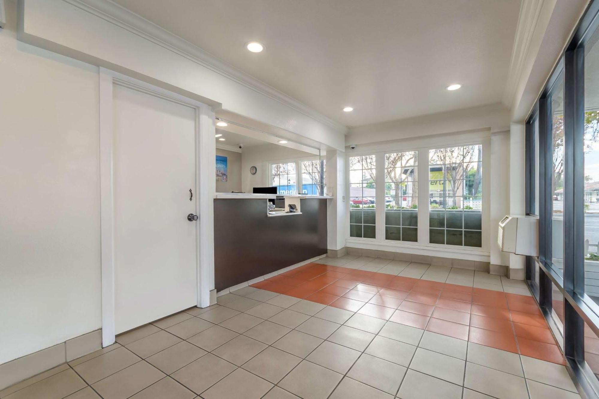 Motel 6-San Jose, Ca - Convention Center Екстериор снимка
