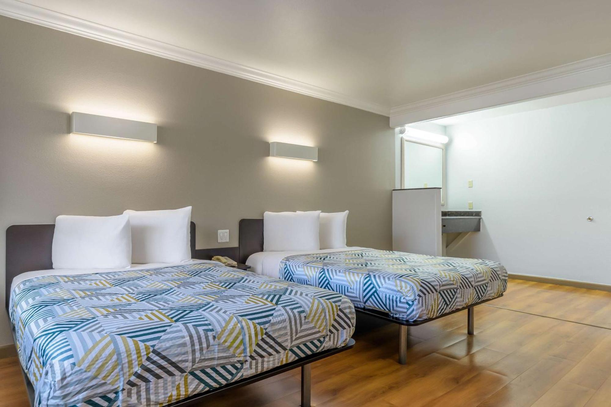 Motel 6-San Jose, Ca - Convention Center Екстериор снимка