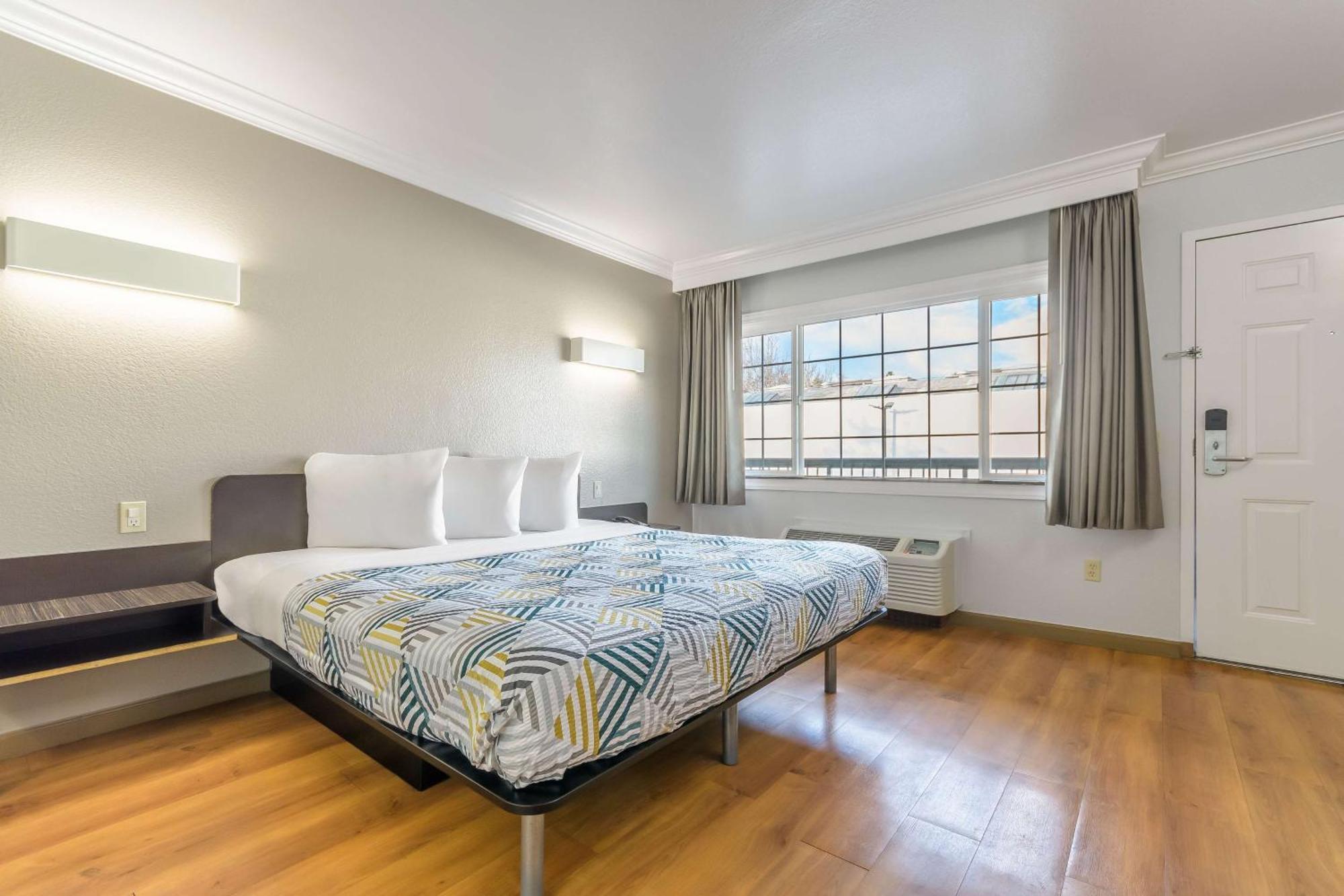 Motel 6-San Jose, Ca - Convention Center Екстериор снимка