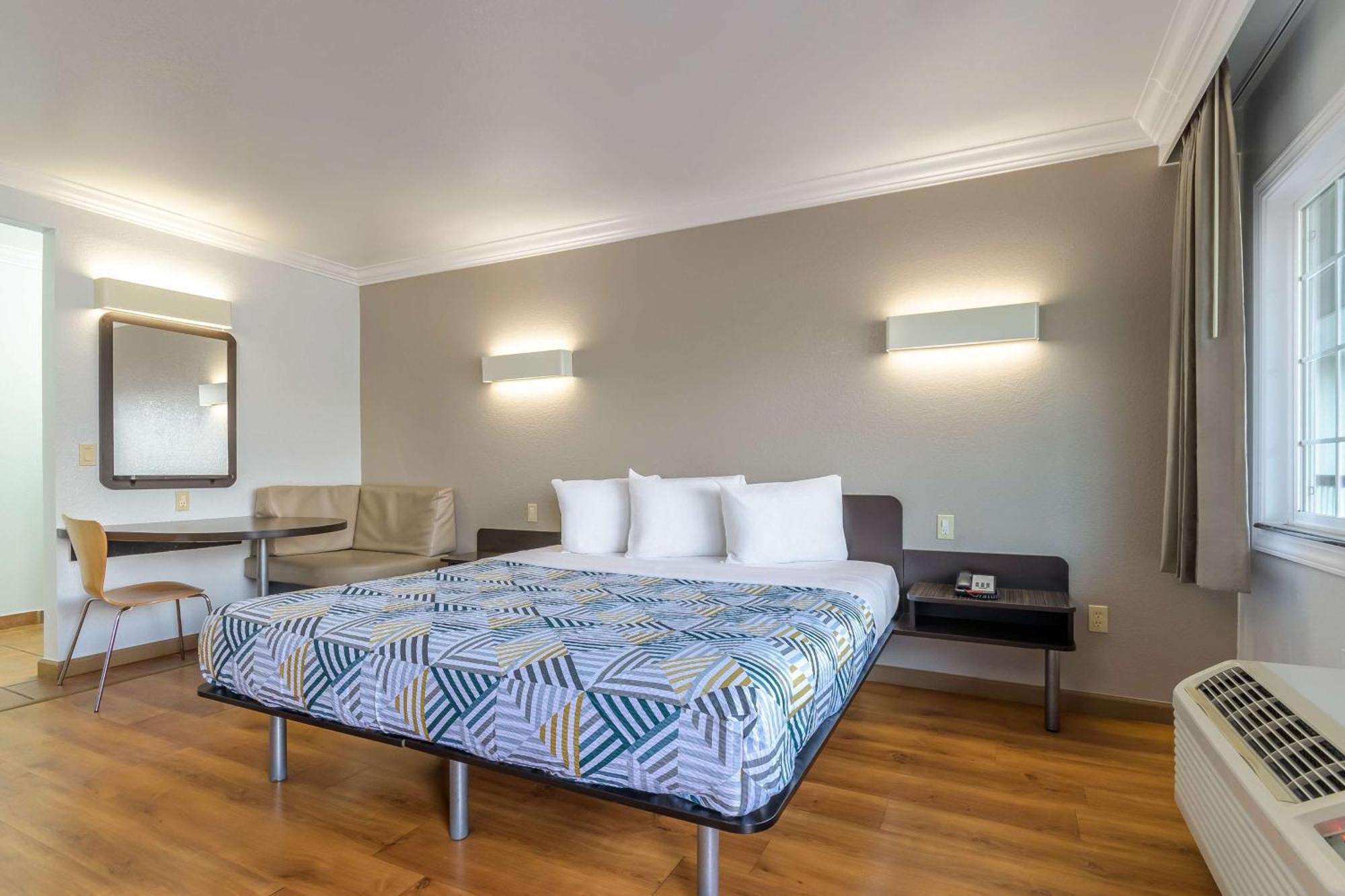 Motel 6-San Jose, Ca - Convention Center Екстериор снимка