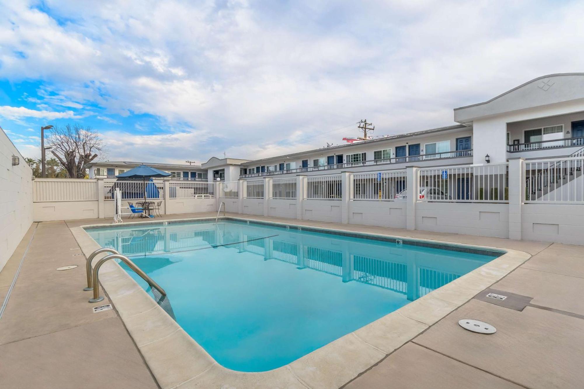 Motel 6-San Jose, Ca - Convention Center Екстериор снимка