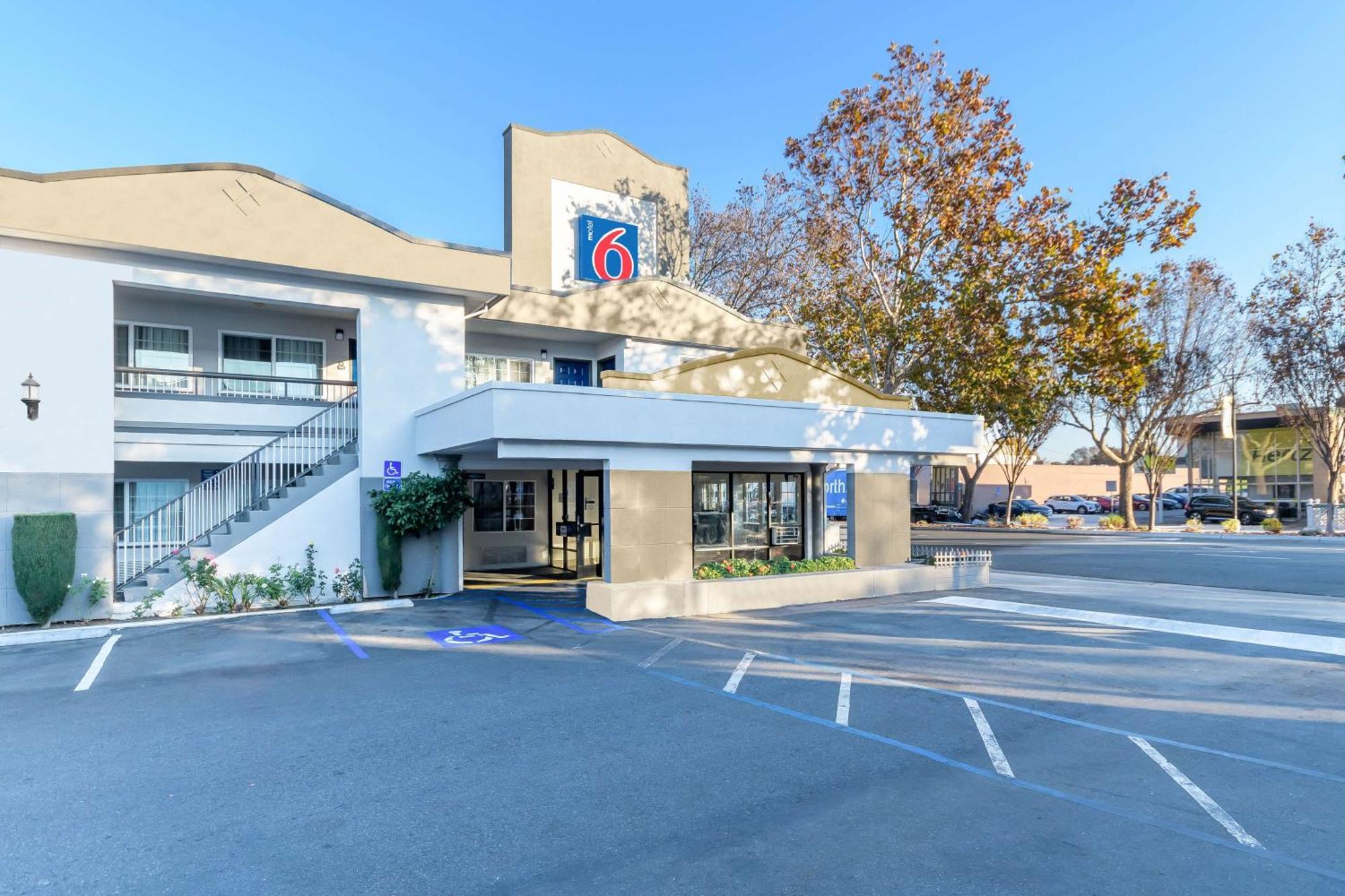 Motel 6-San Jose, Ca - Convention Center Екстериор снимка