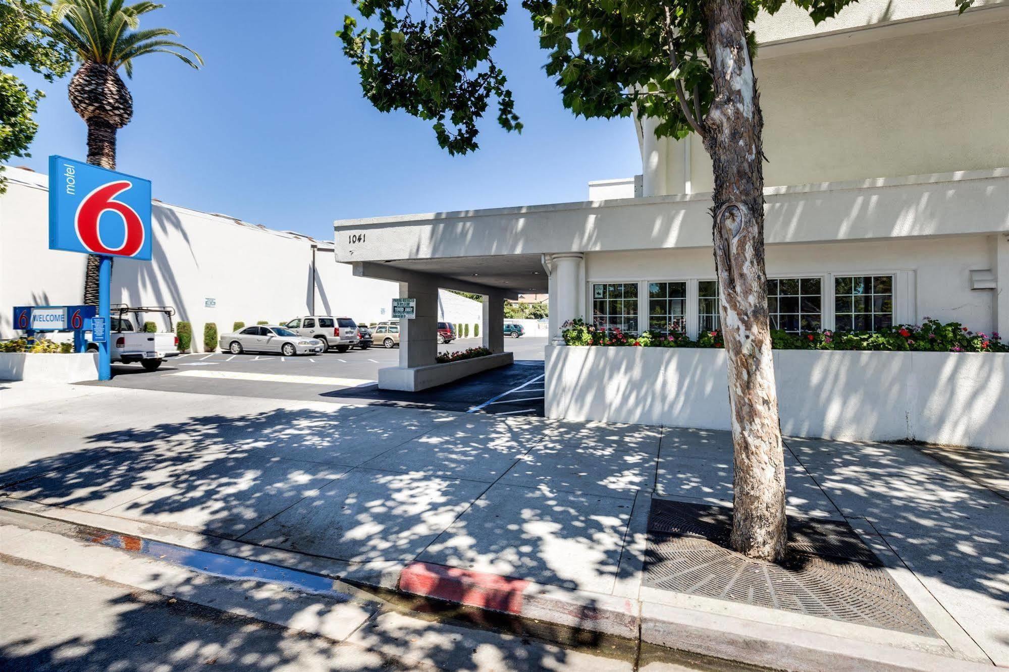 Motel 6-San Jose, Ca - Convention Center Екстериор снимка