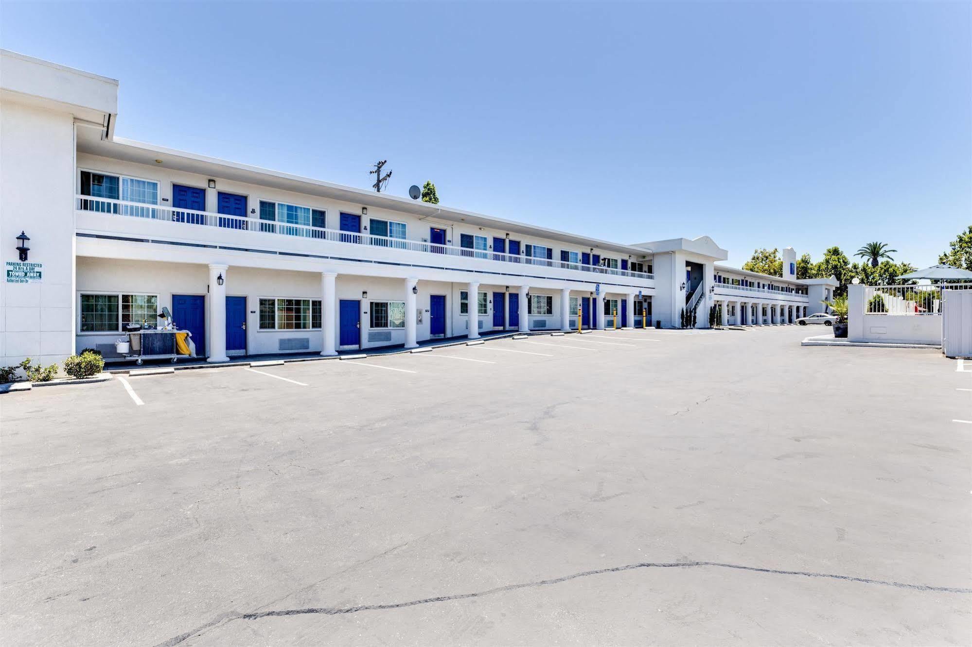 Motel 6-San Jose, Ca - Convention Center Екстериор снимка