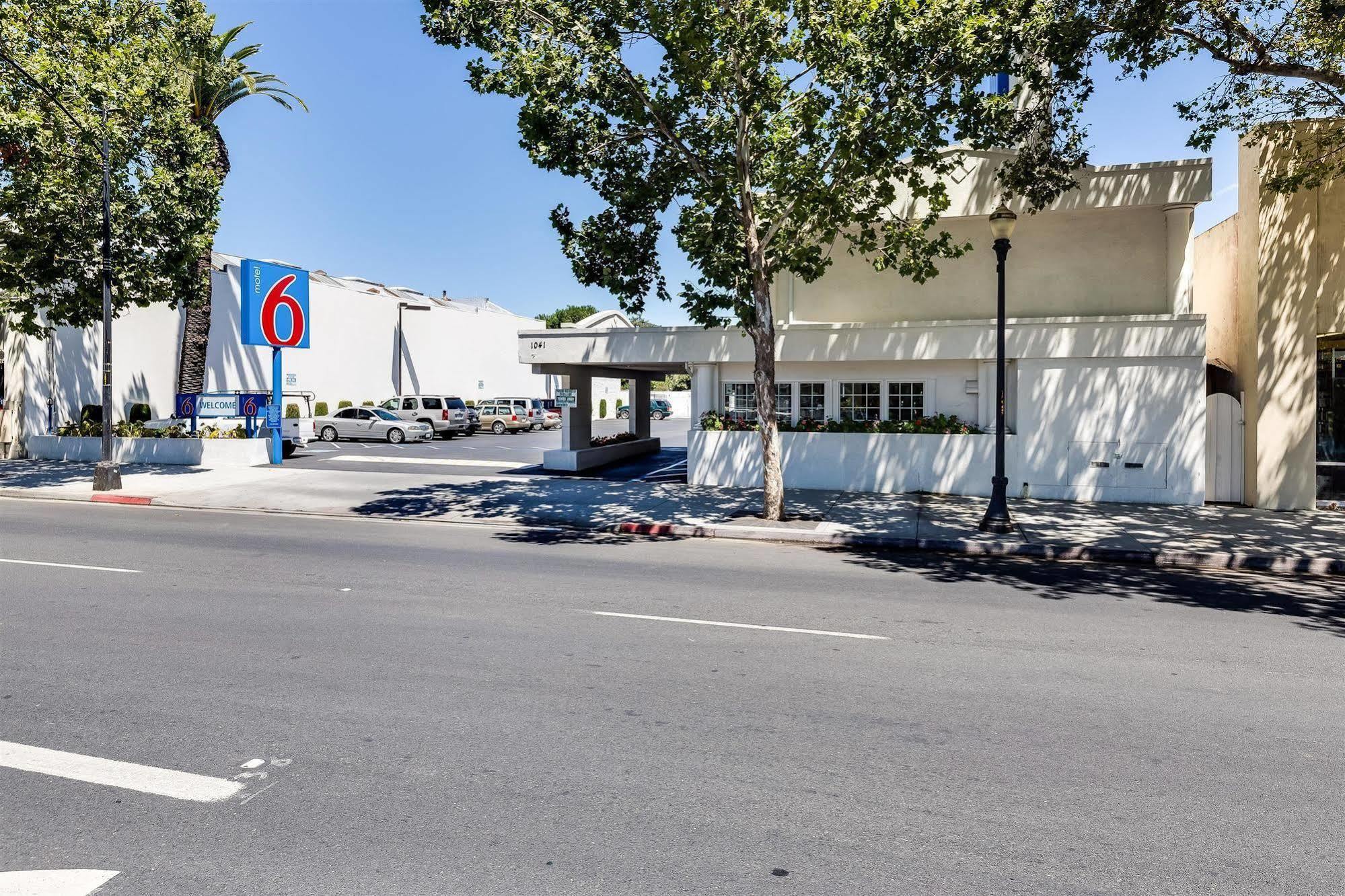 Motel 6-San Jose, Ca - Convention Center Екстериор снимка