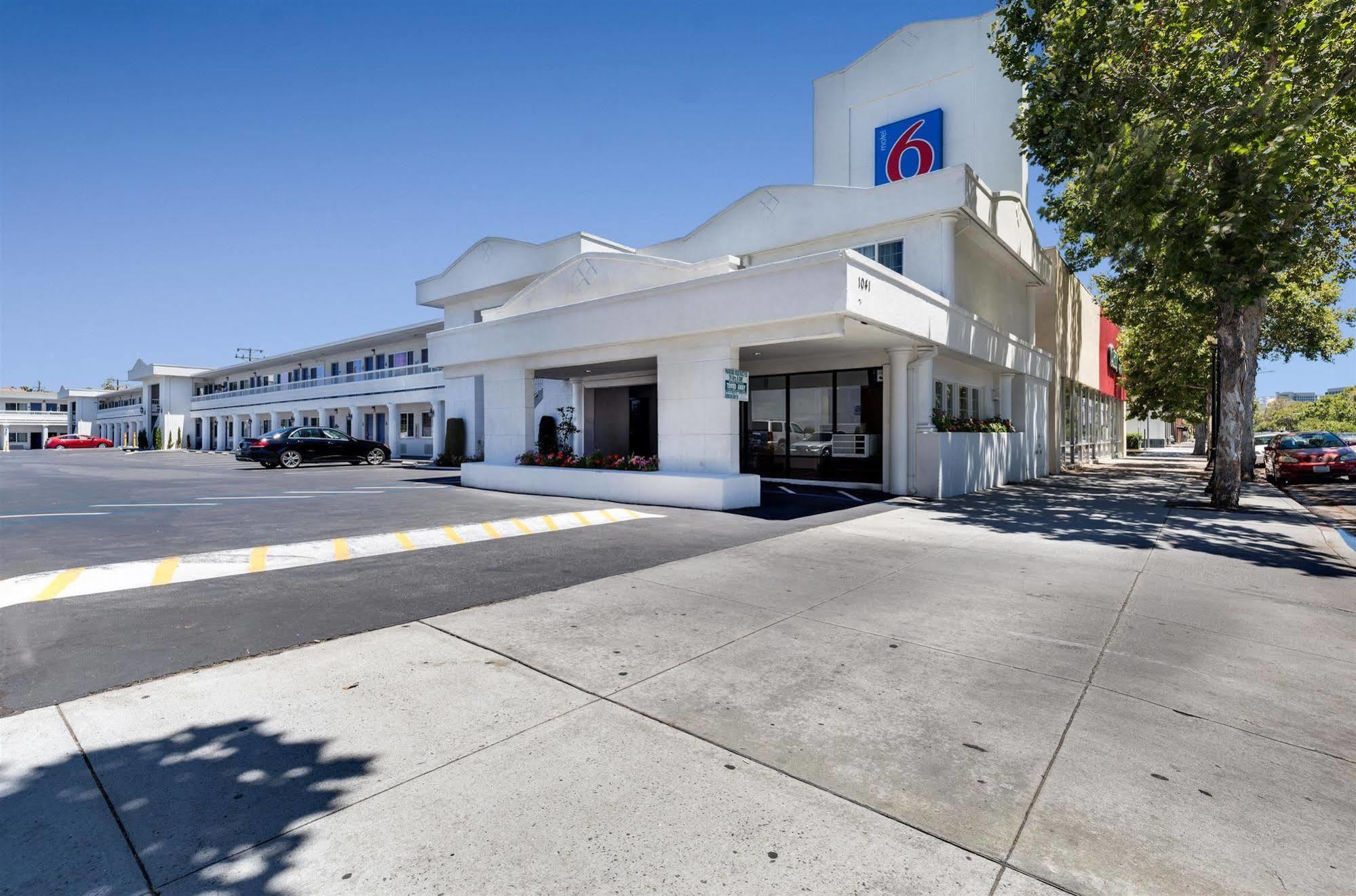 Motel 6-San Jose, Ca - Convention Center Екстериор снимка