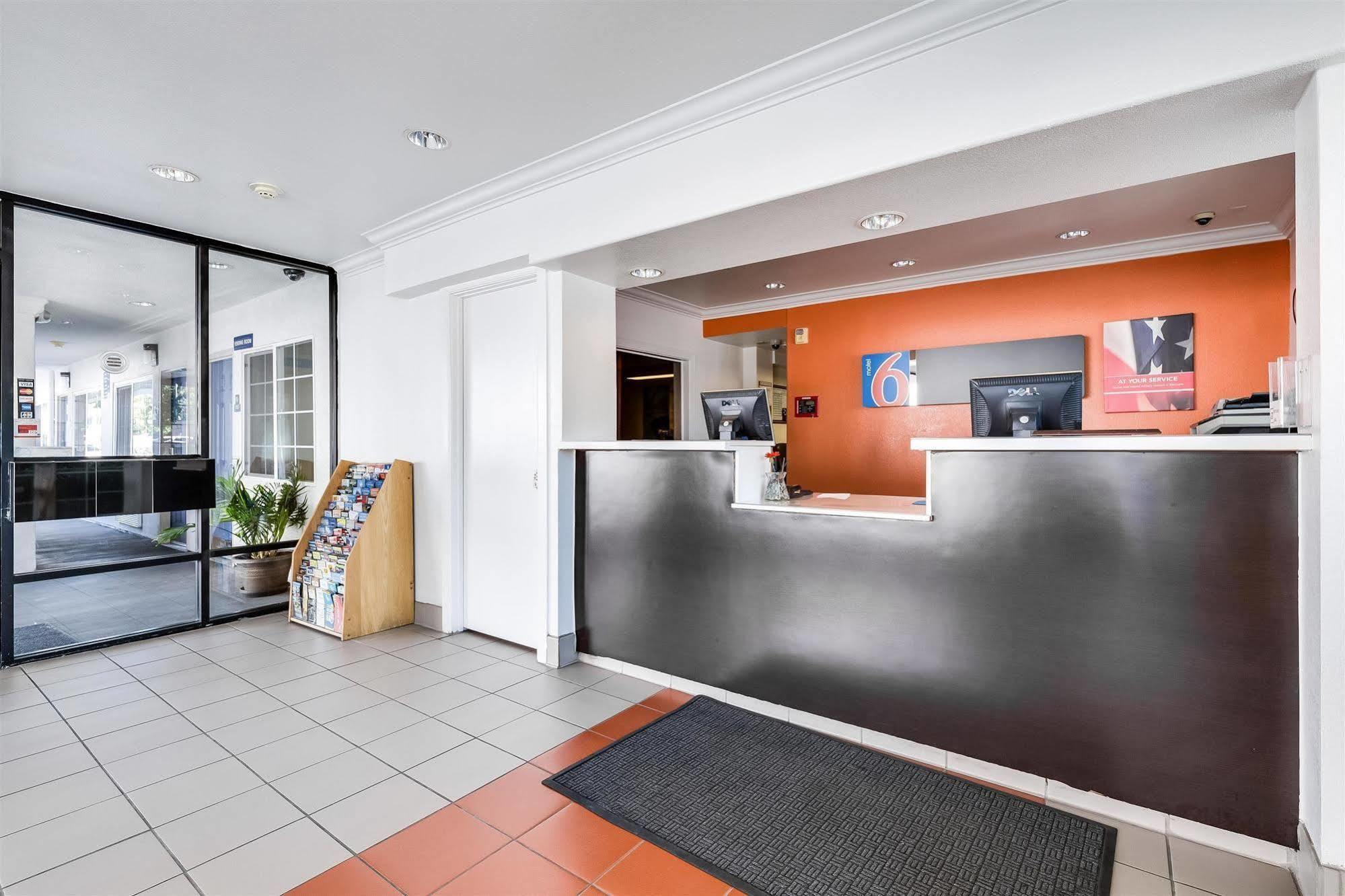 Motel 6-San Jose, Ca - Convention Center Екстериор снимка