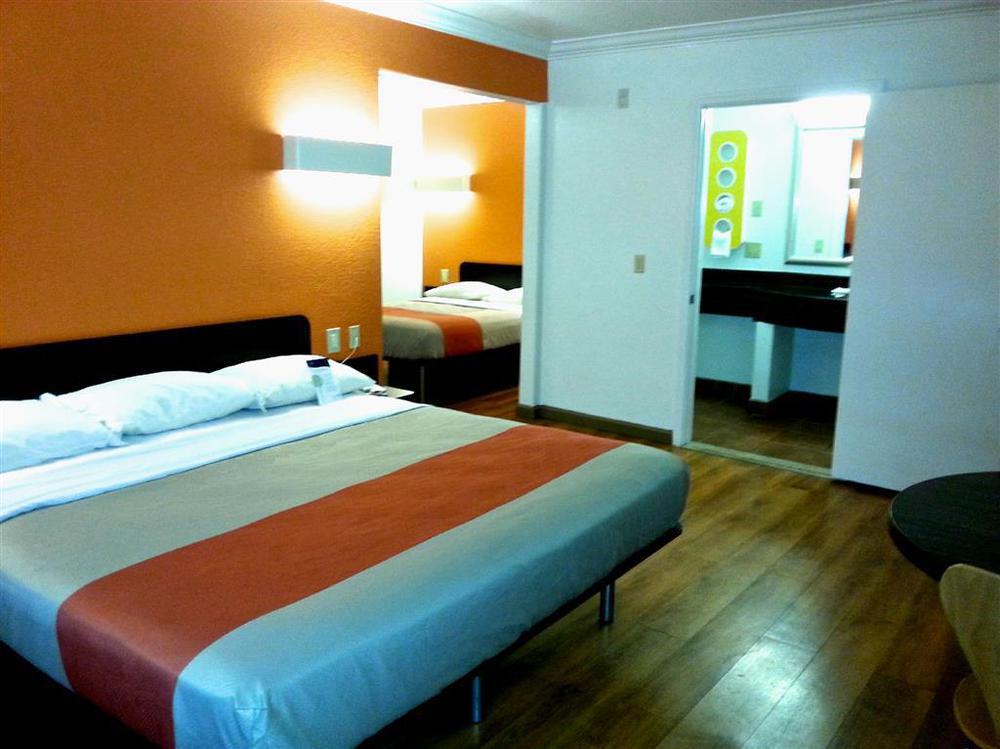 Motel 6-San Jose, Ca - Convention Center Стая снимка